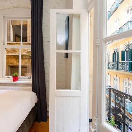 Marvelous Flat - 3 Bedrooms W 2 Terraces Estambul
