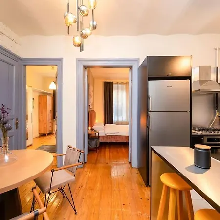 Marvelous Flat - 3 Bedrooms W 2 Terraces * 이스탄불