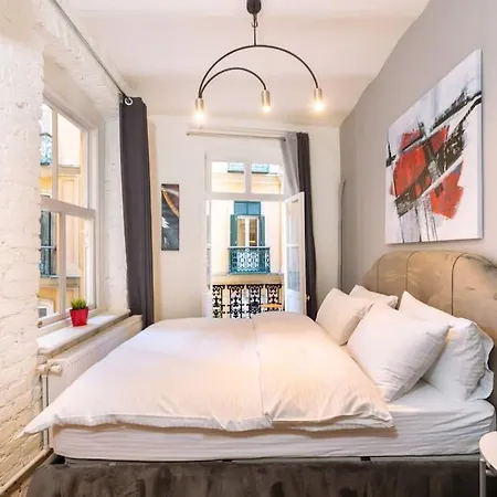 Marvelous Flat - 3 Bedrooms W 2 Terraces *