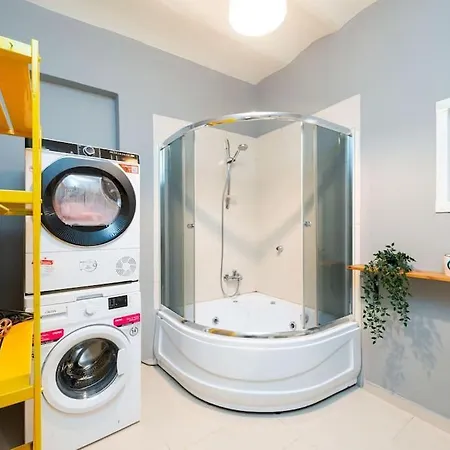 Marvelous Flat - 3 Bedrooms W 2 Terraces Apartment *
